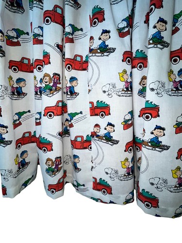 4T Girls Dress Peanuts Snoopy Charlie Brown Christmas Cotton Snow Sledding EUC - Picture 5 of 7