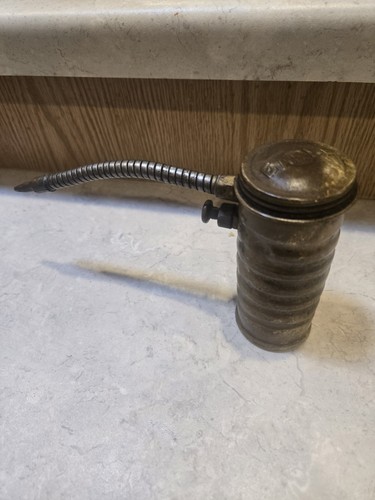 Vintage EAGLE Brass Finger Pump Oiler Oil Can FLEXIBLE SPOUT USA