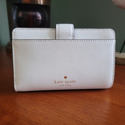 NWT Phoebe Pink Floral Applique Turnlock Medium Wallet White