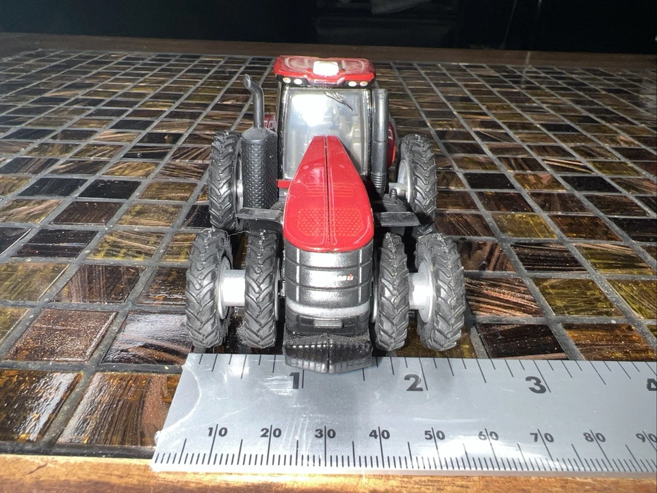 1/64 Case IH 380 Tractor Duals Ertl Red Loose  - Image 4 of 4