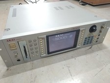 AKAI S5000 MIDI Stereo Digital Sampler