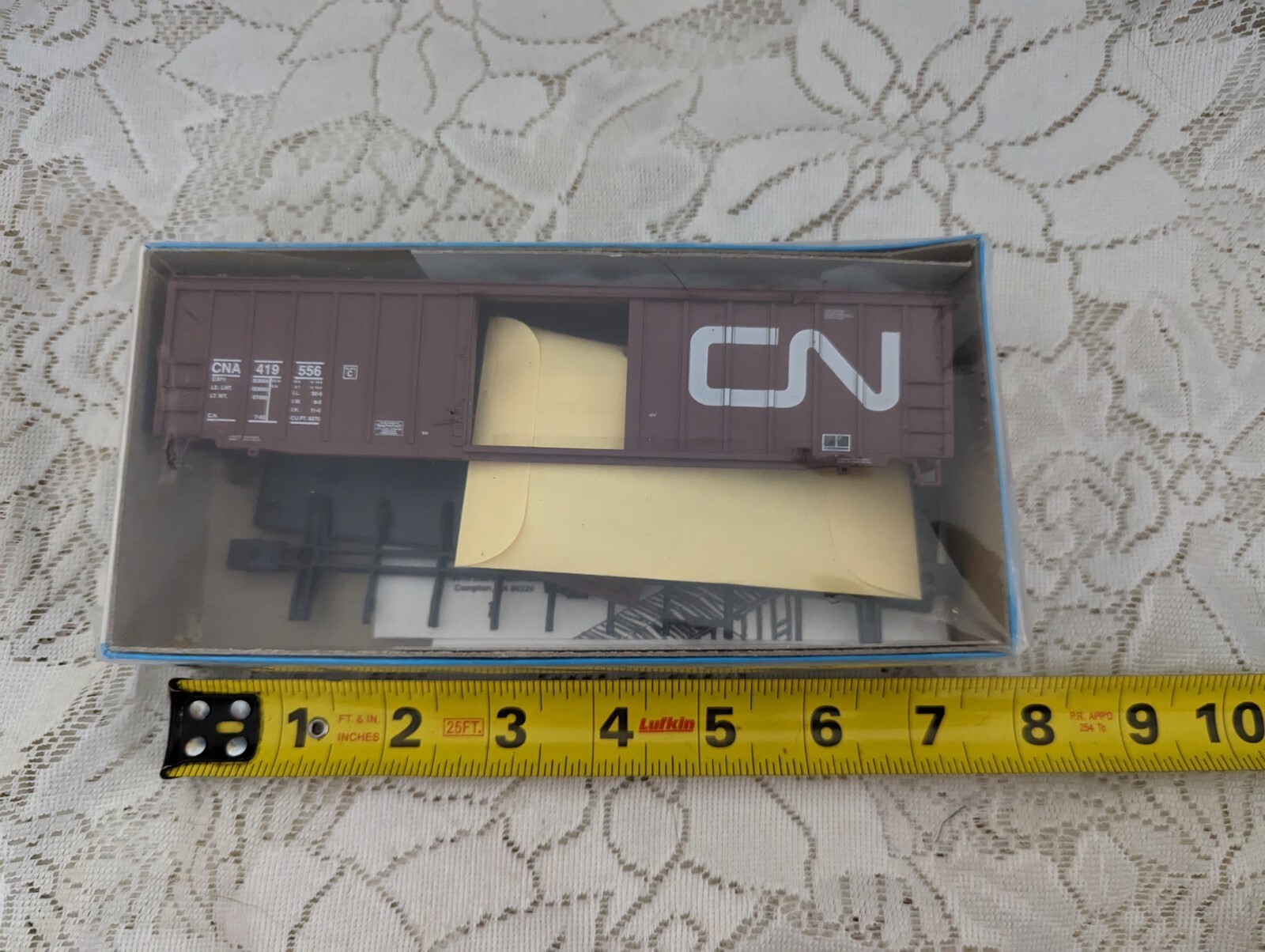 NIB HO Scale Train Athearn Canadian National Box Rail Car Kit eBay