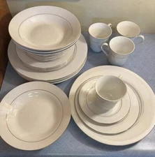 China Classic Gold 4 Place Setting 20 Pieces All Together #215 Made In 1998
