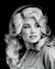 Dolly Parton Unsigned 8x10 Photo (C)