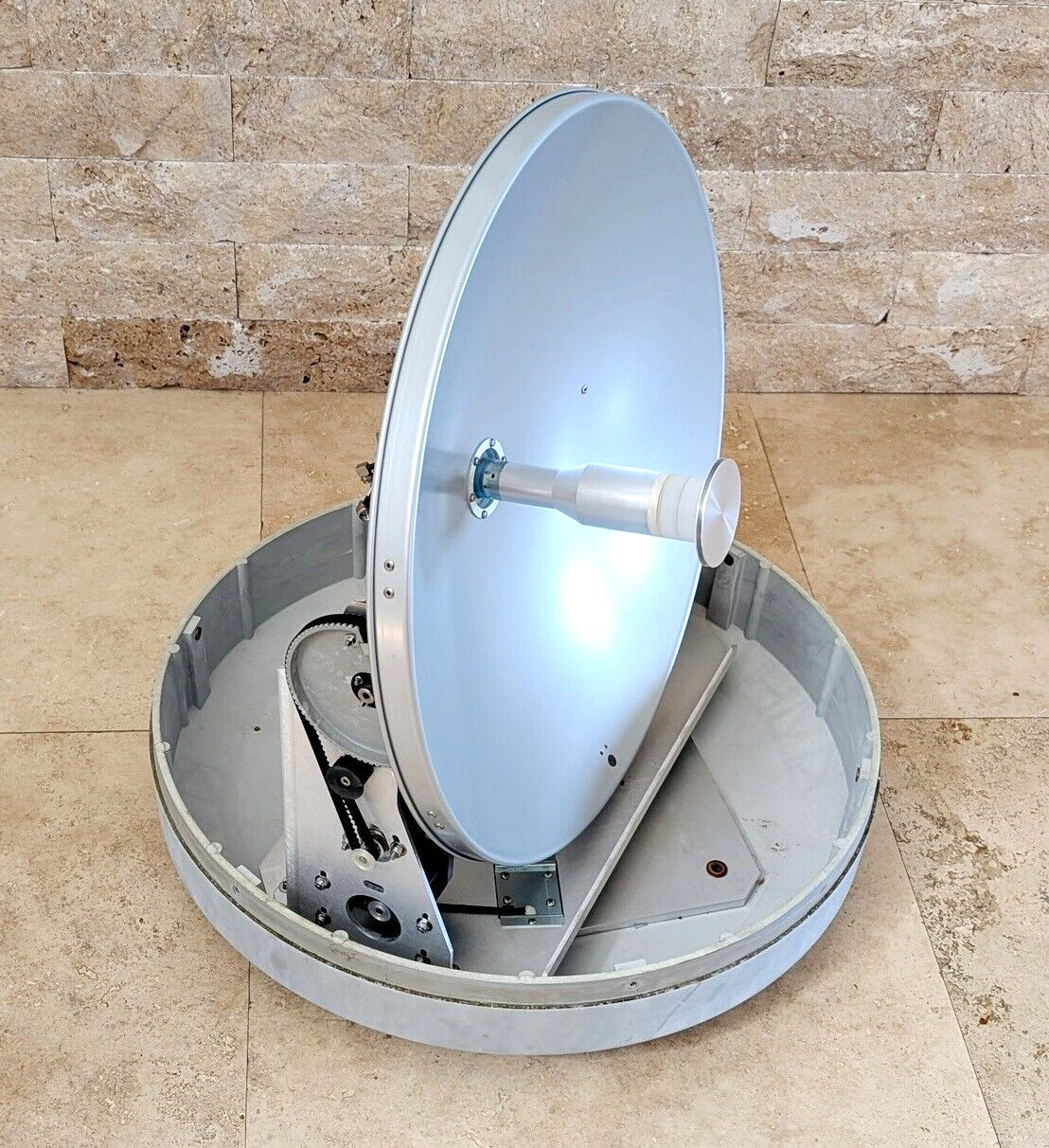 KVH TracVision TV6 Marine Satellite TV Antenna With Dome