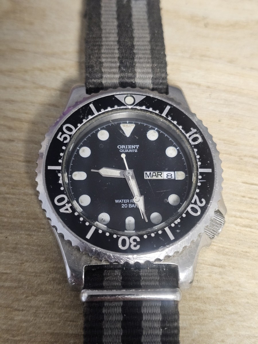 Vintage Orient Quartz Diver 200m 42mm D39745-90 CA Day Date Watch