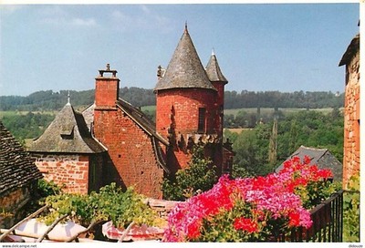 Postkarte - 19 - Collonges la Rouge - Die eleganten Türme und Türme von Ma