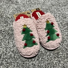 DEARFOAMS Womens Small 5-6 Pink Christmas Tree Slippers Cozy Comfort Memory Foam