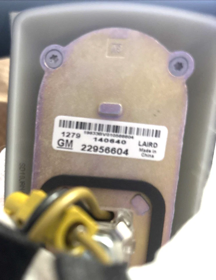 BrandNEW 14-17Cadillac CTS Radio Antenna Assembly Black GBA Genuine OEM 22956604 - Image 3 of 4