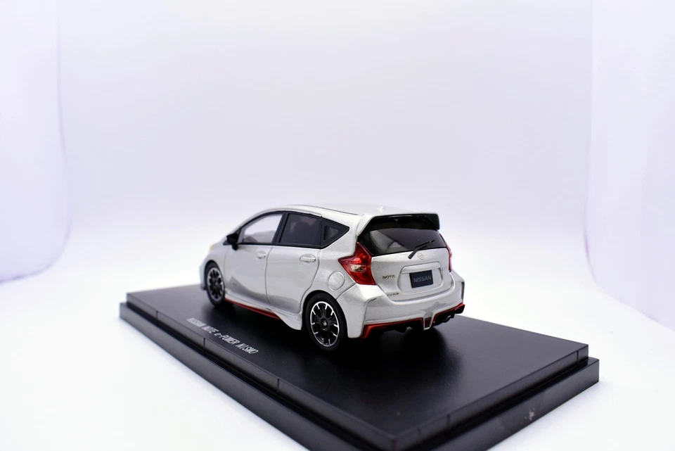 Modellini auto scala 1:43 nissan note Ebbro modellismo statico collezione rare - Immagine 3 di 4
