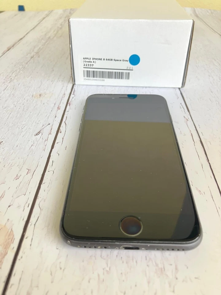 Apple iPhone 8 - 64GB - Grigio Siderale (Sbloccato) - Immagine 4 di 4