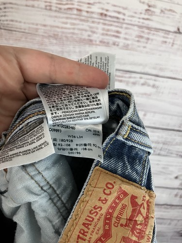 Levis 501 Jeans mens 34X30 blue straight mens classic denim casual Distressed - Picture 15 of 15