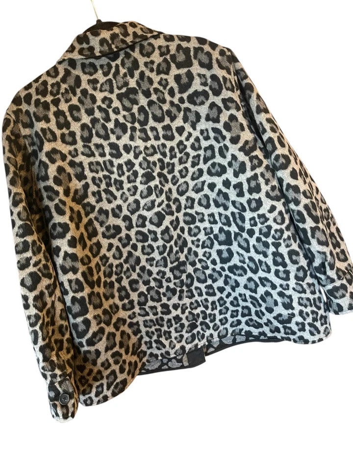 Tribal Jeans Women's Grey Leopard Coat Shacket Size XL Adorable! - Image 2 of 3