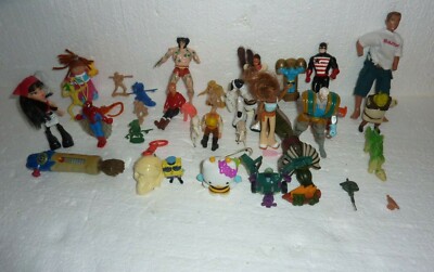 Vintage Assorted Lot of 21 Action Figure Toys Some Broken for Parts  S-48B