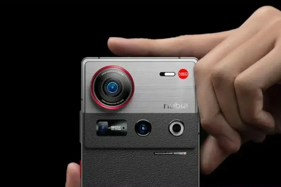 ZTE Nubia Z70S Ultra 5G 6,85 "AMOLED Snapdragon8Elite 6600mAh Telefon von FedEx - Bild 3 von 4