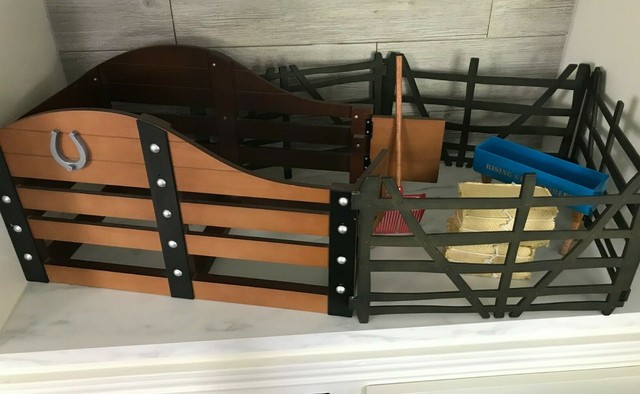American Girl Horse Stable Corral And Supplies 11x12x9 Plus 3