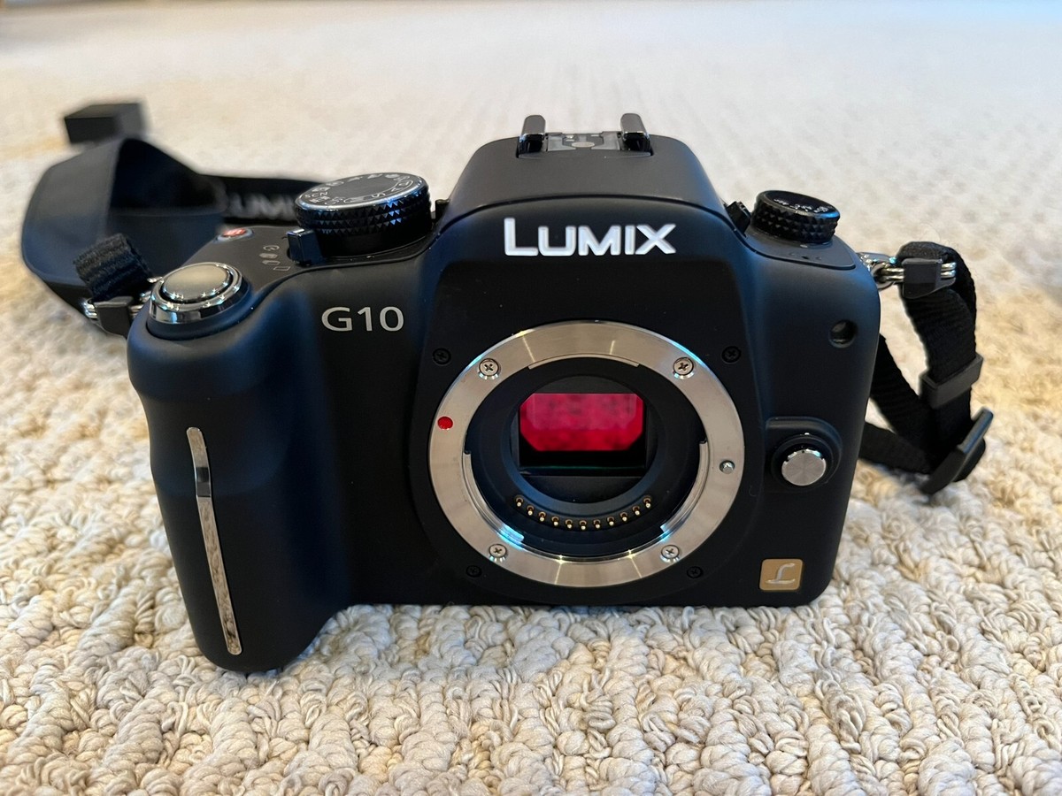 Panasonic LUMIX DMC-G10 12.1MP Digital Camera - FULL KIT 100
