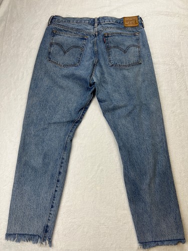 Levi’s Premium Wedgie Straight Jeans - Size 34 Distressed Hem Big E Button Fly - Picture 11 of 13