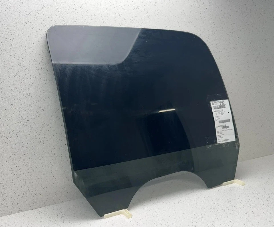 02 03 04 05 06 CADILLAC ESCALADE Rear Door Glass/window Cadillac Left - Image 2 of 4