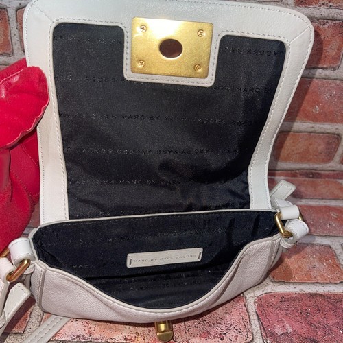 Gebrauchte Marc by Marc Jacobs Revolution Flap grau beige Umhängetasche Leder - Bild 7 von 11