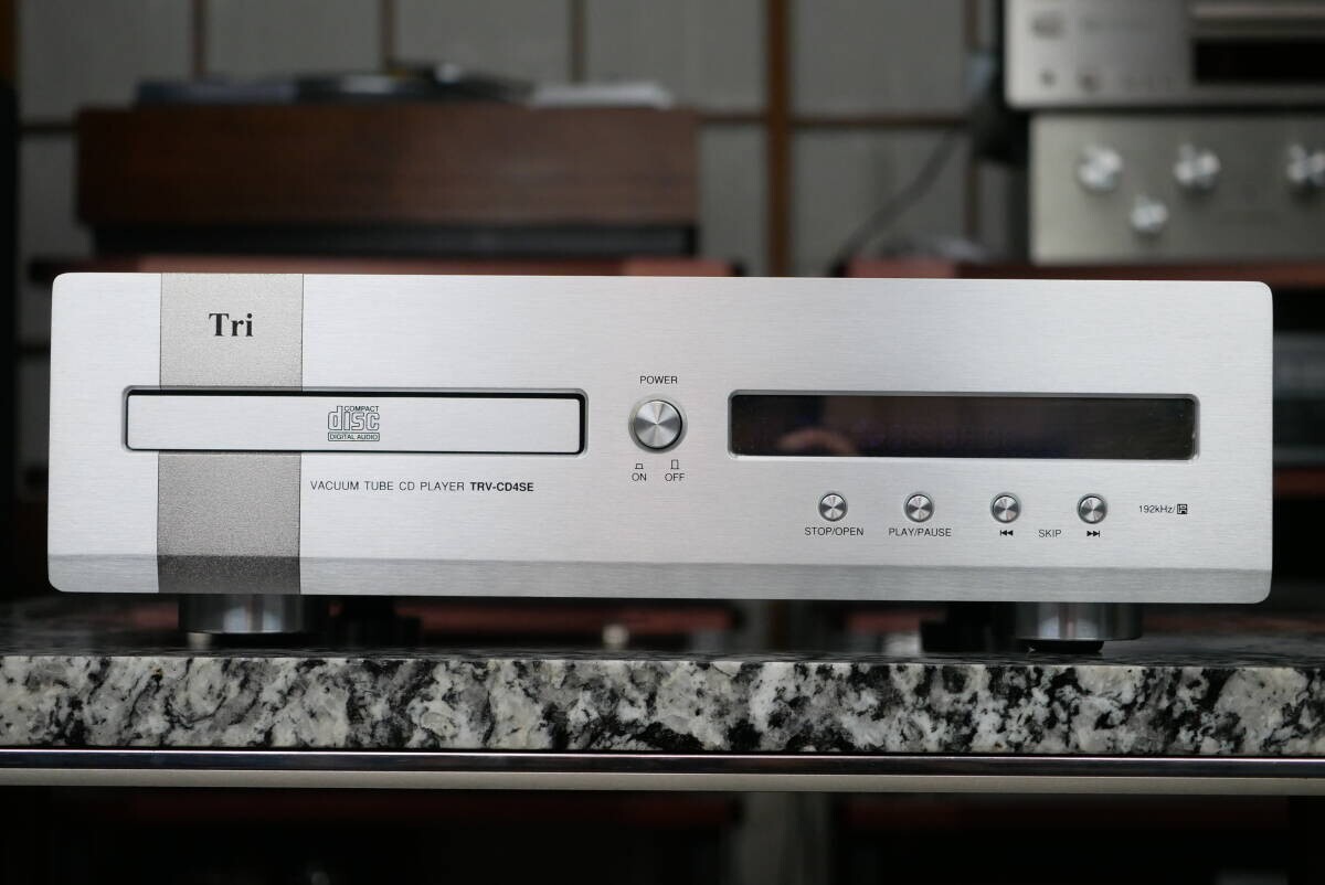 Triode TRV-CD4SE Vacuum Tube CD Player With Controller Triode TRV-CD4SE Vacuum Tube CD Player With Controller