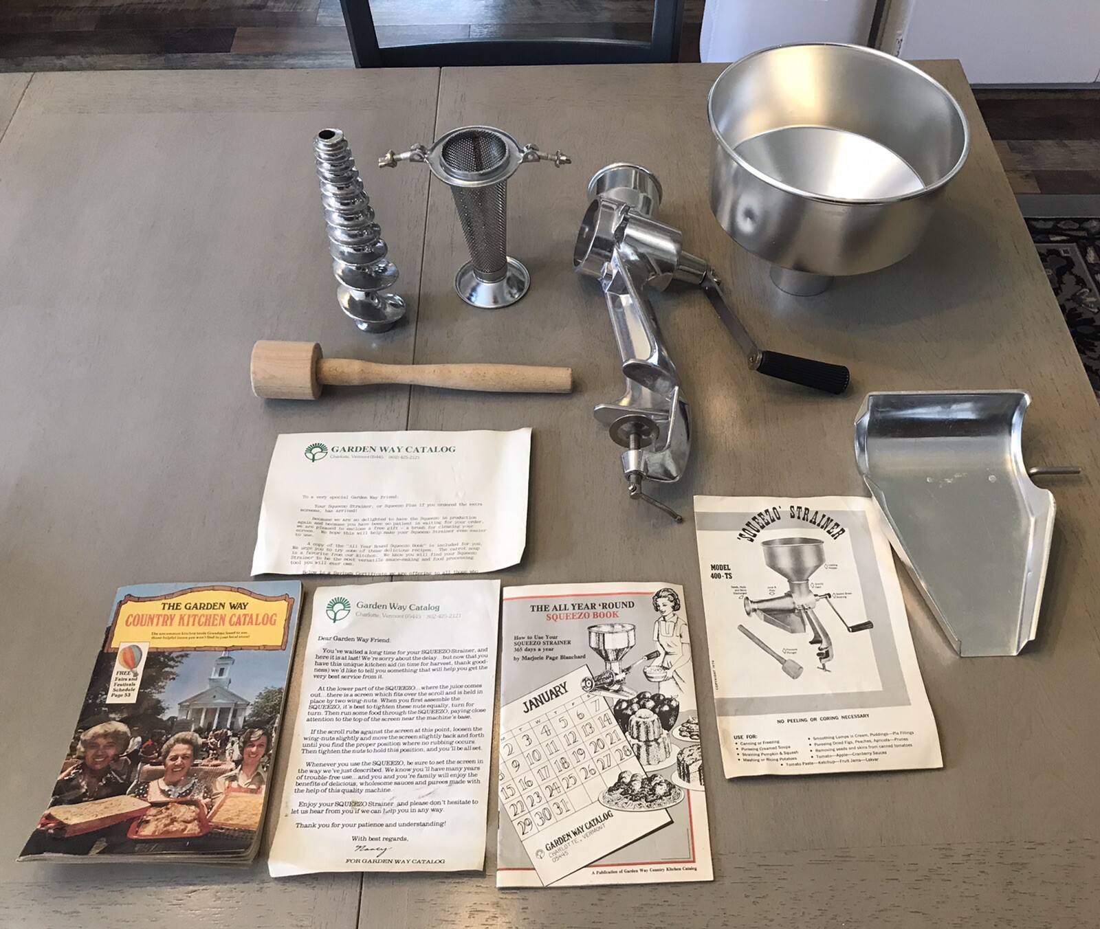 Original Garden Way Squeezo Strainer with Books, Manual & Box Used