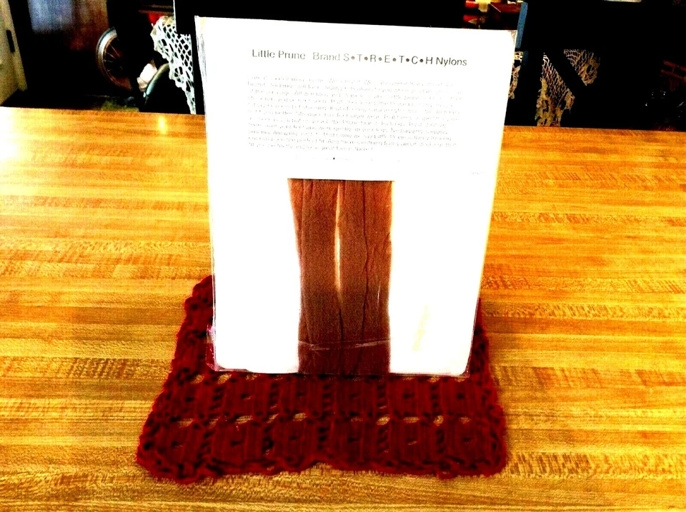 Vintage, 1975, Little Prune Nylons, Unopened, Original Packing Box, 36 Pair, NOS - Image 3 of 4