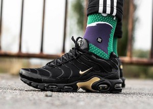 nike tn metallic gold