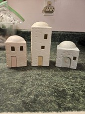 EUC Precious Moments 3 Buildings E 2387 (no Palm Tree or box)