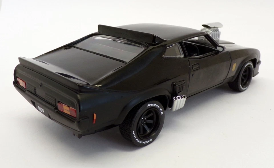 Greenlight 1/24 Scale Model Car 84051 - 1973 Ford Falcon - Black - Image 2 of 4