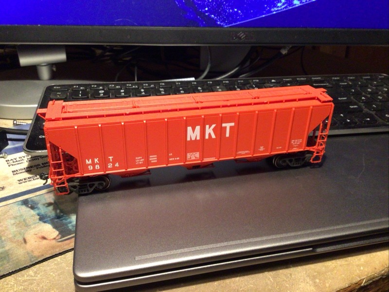 Proto 2000 PS-2CD 4427 Covered Hopper MKT 9824 [Used, No Box]