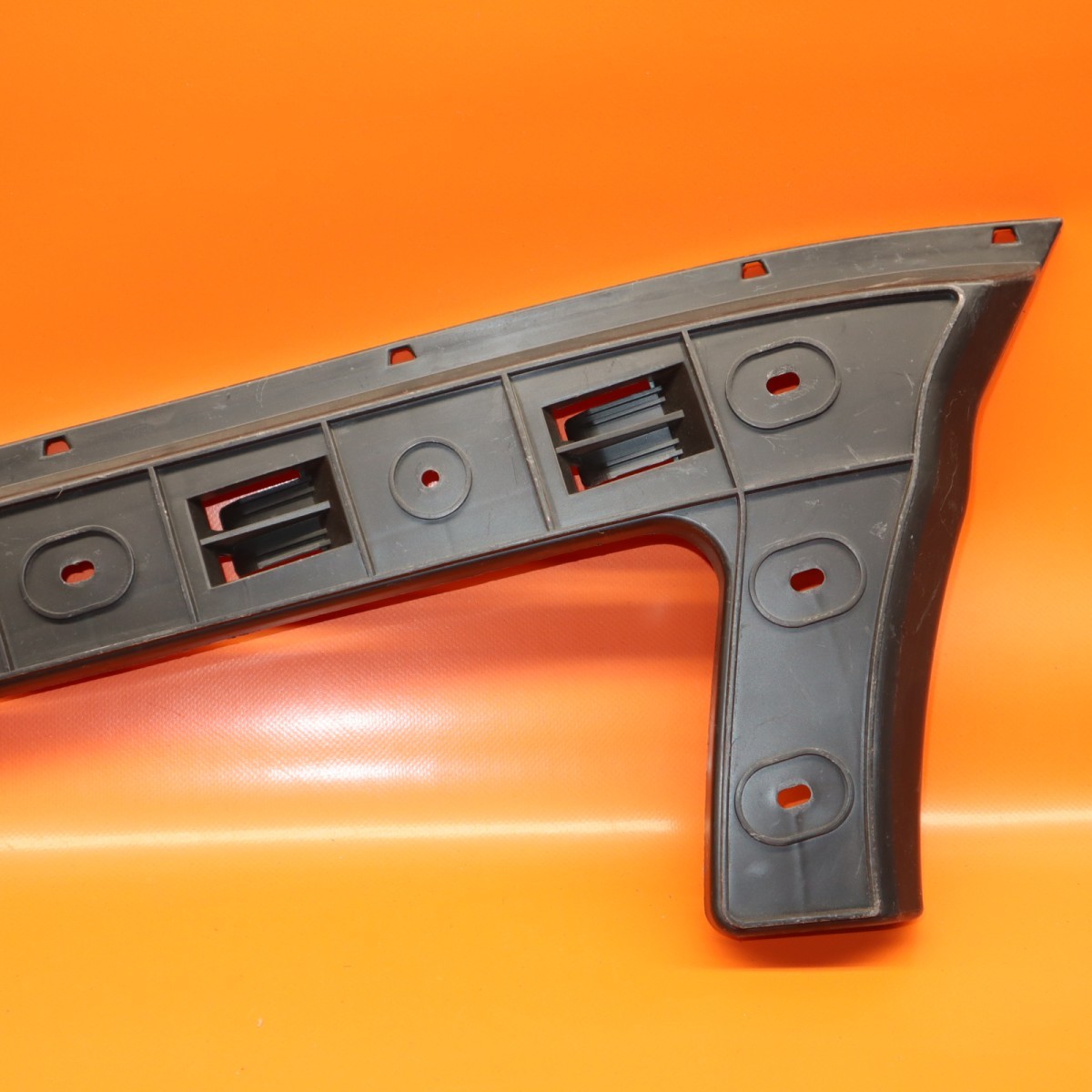 BENTLEY FLYING SPUR REAR BUMPER GUIDE LEFT DRIVER 2013 2014 2015 2016 3W5807375F