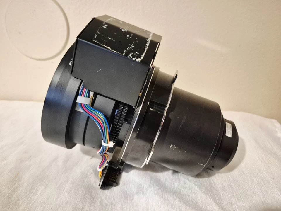 Christie 1.8-2.5:1 0.94" SXGA+ 0.94" HD Projector Lens Parts Or Repair - Image 2 of 4