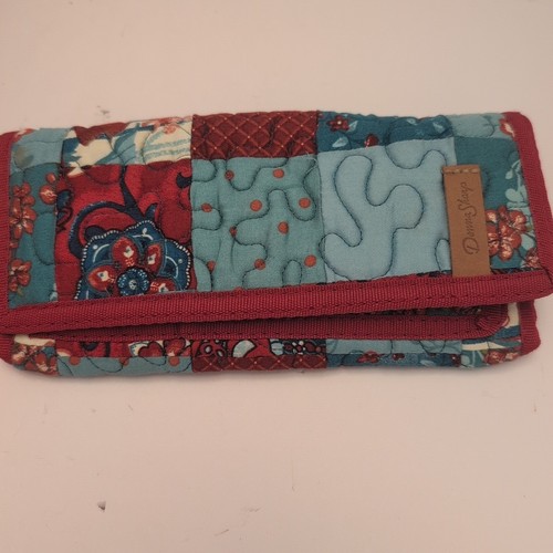 Donna Sharp "Abilene" Bag And Matching Wallet Blue And Red Quilt Pattern - Picture 9 of 21