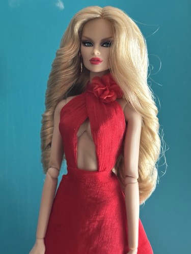 Fashion Royalty ILLUSTRIOUS VANESSA PERRIN HELPER DOLL.. - Imagen 5 de 12