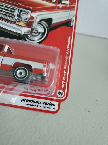 Auto World Premium Series Release 4 A 1975 Chevy Silverado C10 Fleetside Crimson - Picture 4 of 5