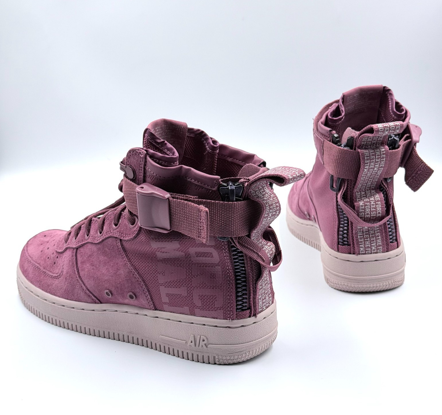 Size 7.5 - Nike SF Air Force 1 Mid Force Is Female W