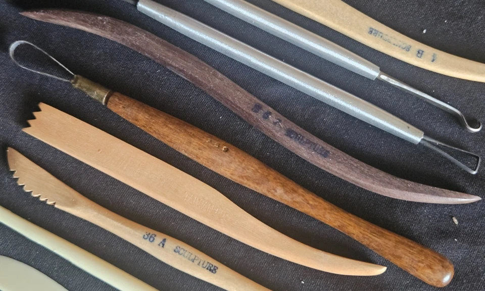 Juego de herramientas de espátula de arcilla para esculpir casa de esculturas de 9 piezas. Madera, metal, plástico. Foto 4 de 4