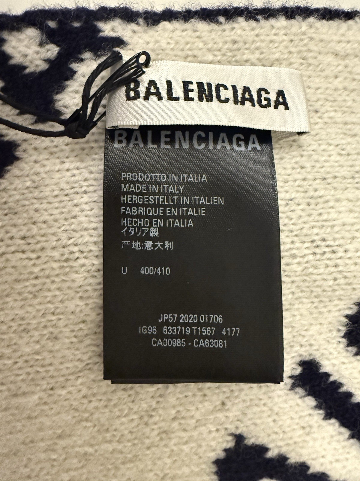 Balenciaga Wool Knit All Over Pattern Navy  & White Scarf. Brand New & Authentic image 4