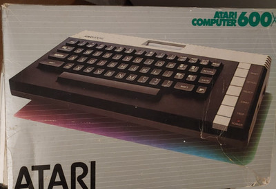 Atari 600 XL Atari 8-bit Computer + Netzteil/TV kabel in OVP works classic