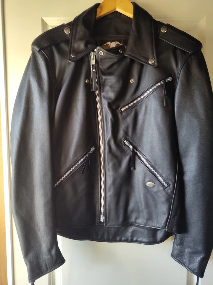 Harley Davidson... Chaqueta de cuero de motociclista para mujer Foto 3 de 4