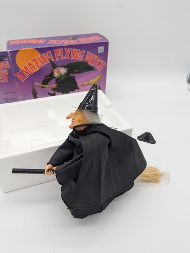 Ricambi As Is Vintage Halloween Incredibile Strega Volante Maxon Giocattolo Decorazione Mondo 1987 - Foto 3 di 11
