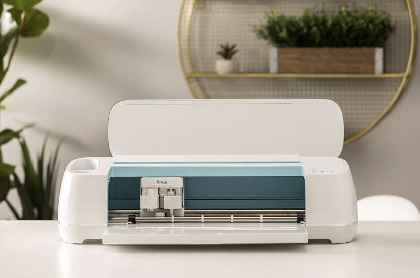 Cricut Maker 3 & Digital Content Library Bundle - Includes 30