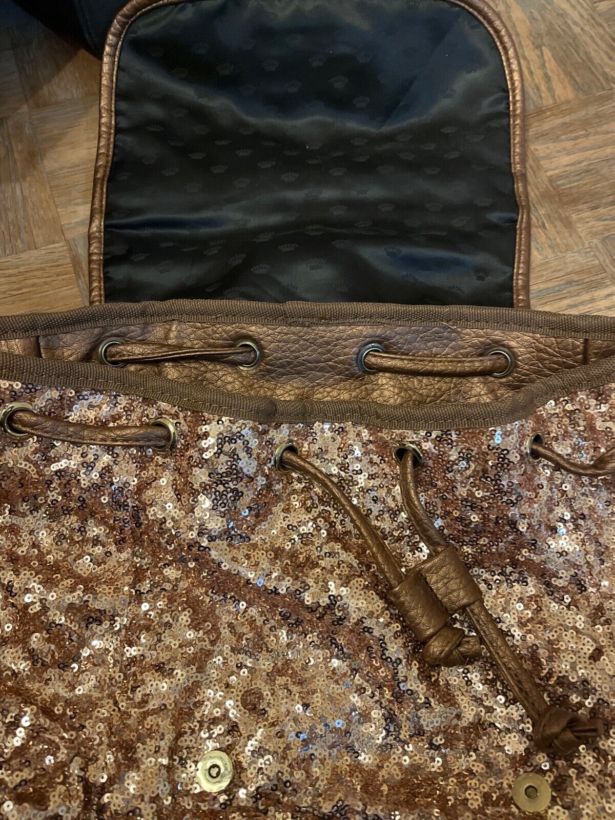 Picture 3 of 8