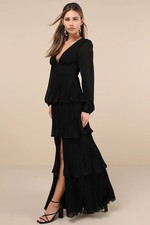 ASTR The Label Anora V Neck Long Sleeve Tiered Maxi Dress Black Size  small NWT