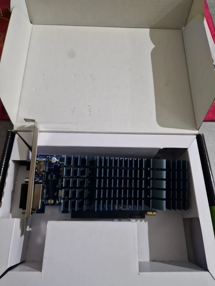 Asus GeForce GT 1030 2GB DDR5 Nvidia Scheda Video PC Low Profile GPU Hdmi Dvi - Immagine 2 di 3