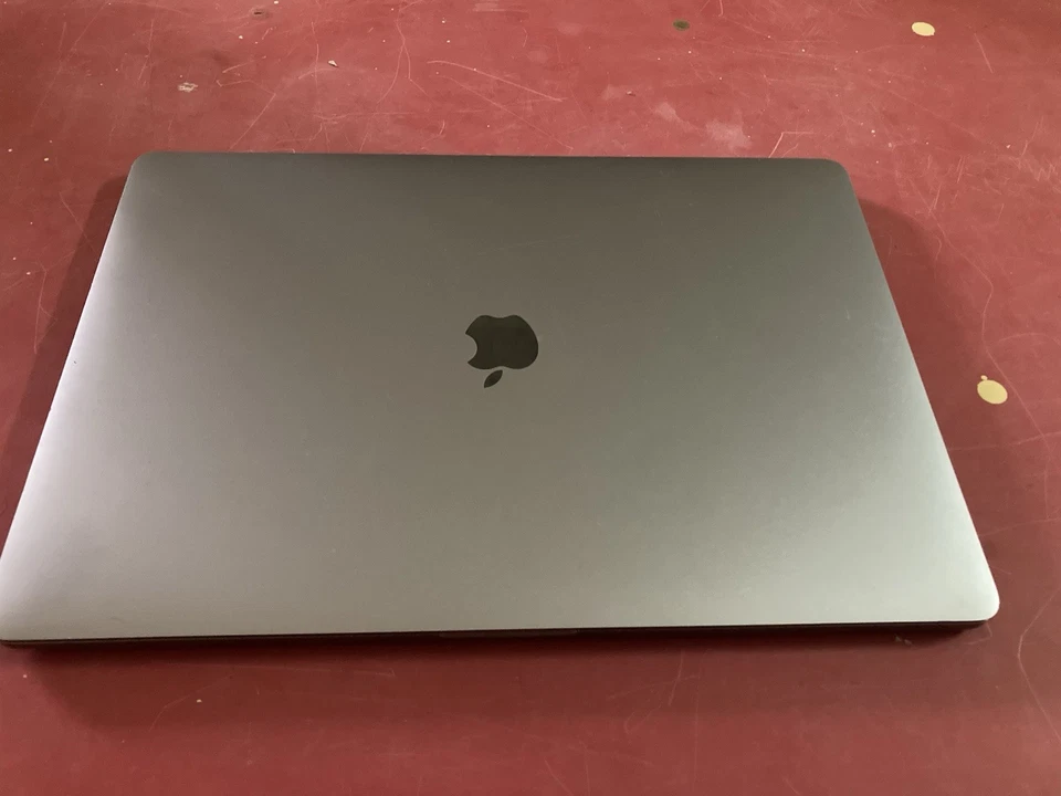 Apple MacBook Pro 16" 512GB SSD,Intel Core i7 9ª generazione,2,60 GHz,16GB Leggi - Immagine 2 di 4