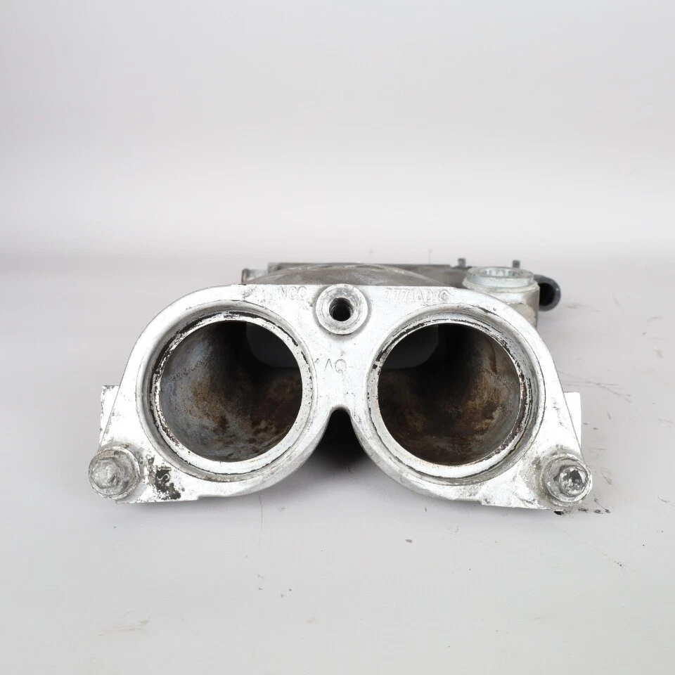 Salida de admisión de sobrealimentador Jaguar XJR 4.0 1998-1999 NCC7722AD OEM usada Foto 3 de 4