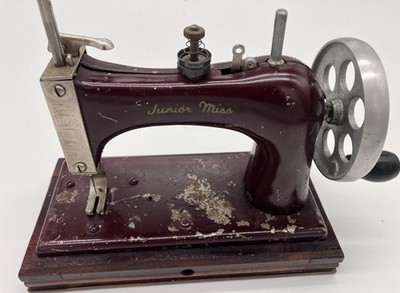 Vintage Tee-Gee Junior Miss Child's Toy Sewing Machine 1940s-1950s