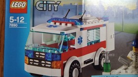 LEGO CITY: Ambulance (7890)